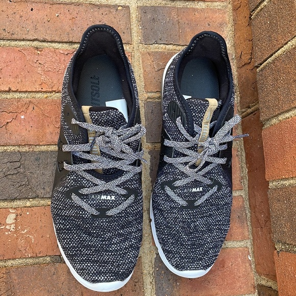 Nike air maxes - Picture 2 of 2